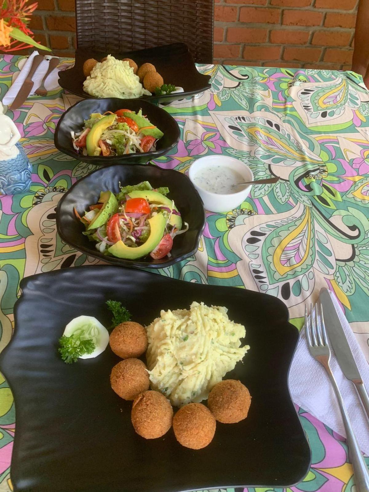 Millet'S Food Company And Cooking Center Hotel Negombo Ngoại thất bức ảnh